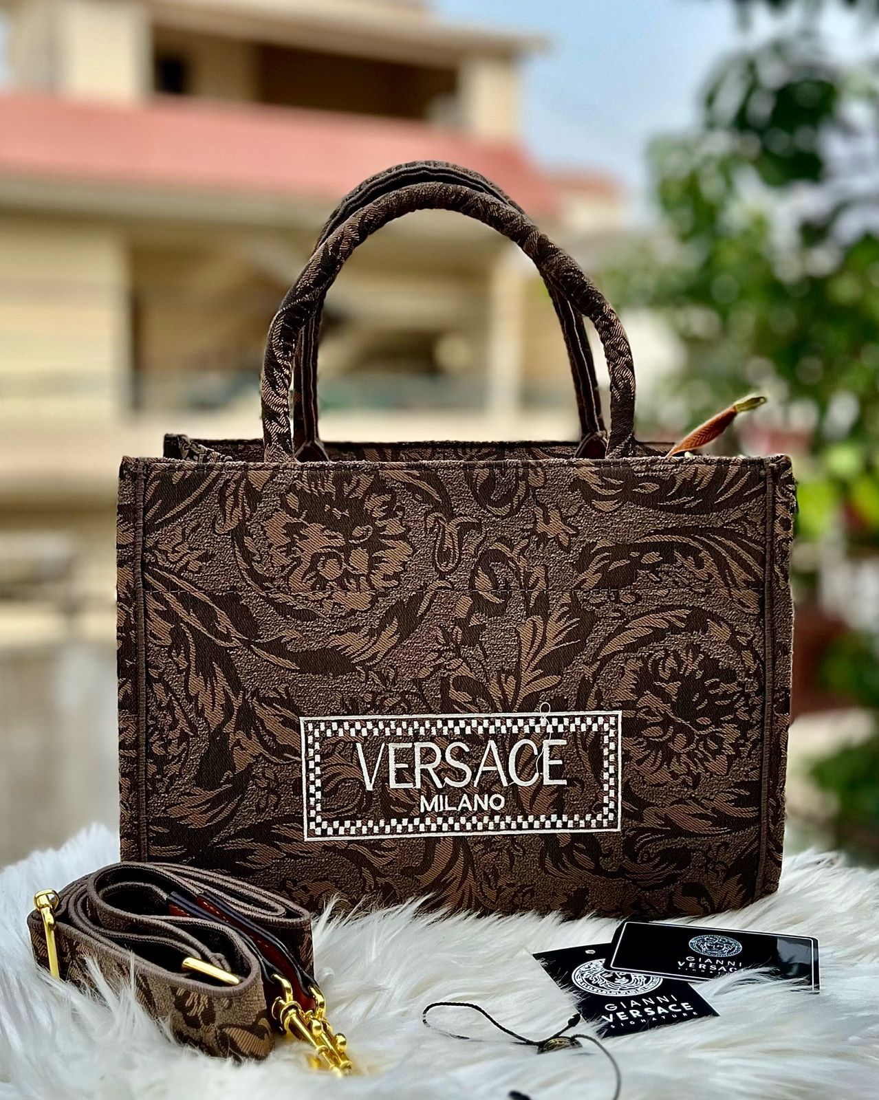VERSACE