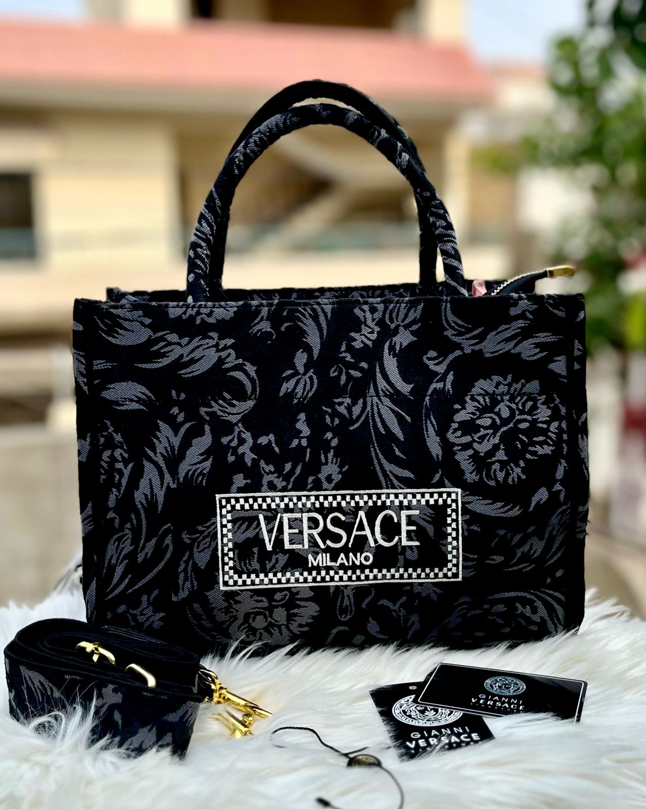VERSACE