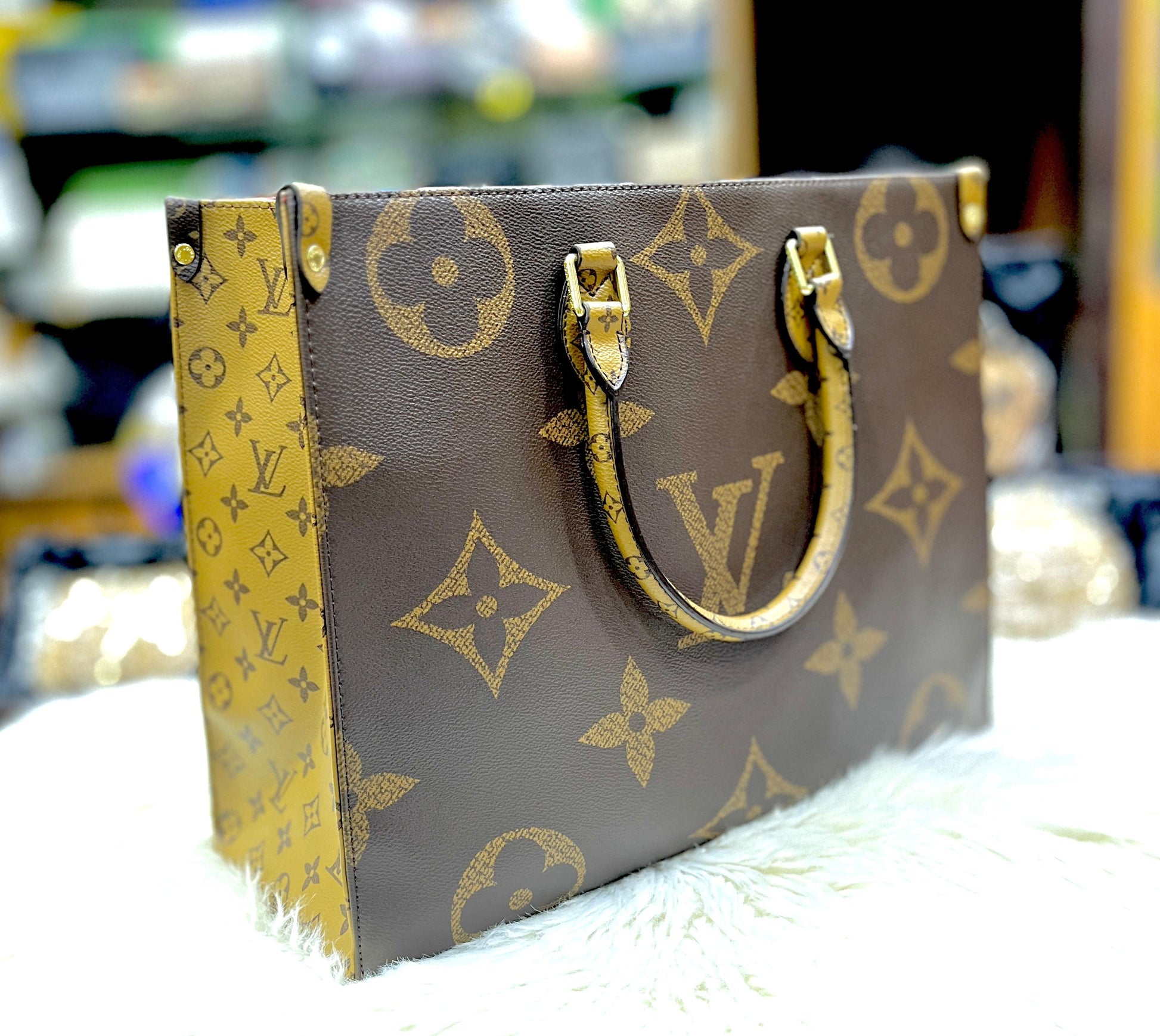 LV-OnTheGo Monogram