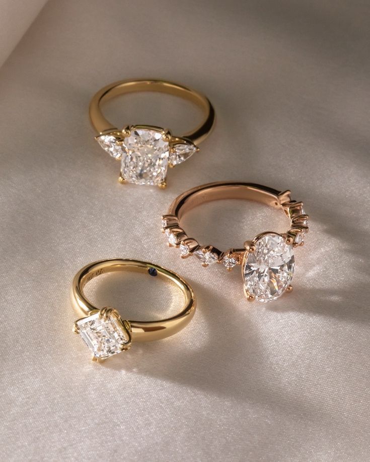 Timeless Oval Solitairs