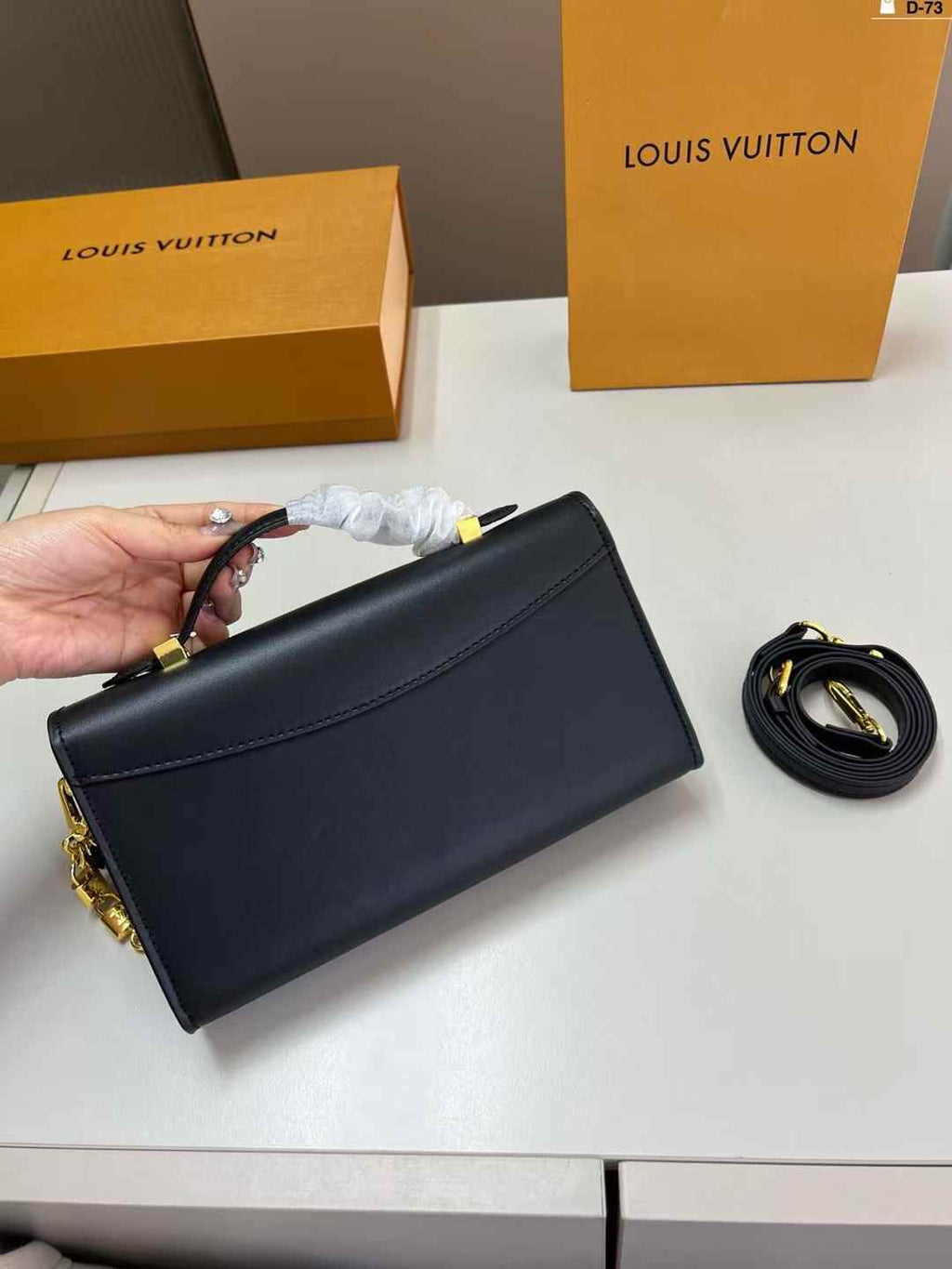 Louis Vuitton | Wallet On Chain Capucines